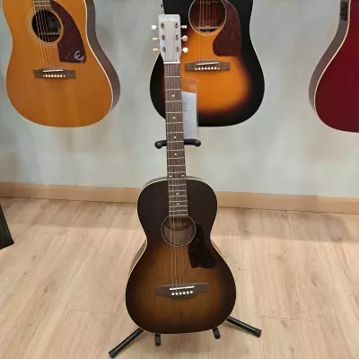 Art & Lutherie Roadhouse Parlour Guitar